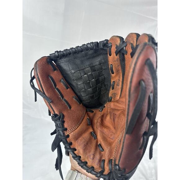 Wilson A350 MLB125 Right Hand Throw 12.5 Leather Baseball Glove RHT - Picture 7 of 12